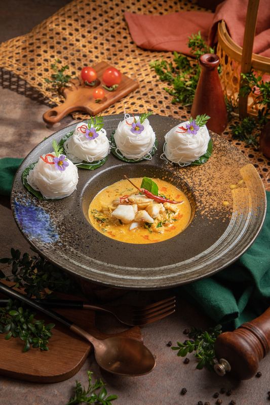Gelbes Curry mit Reisnudeln